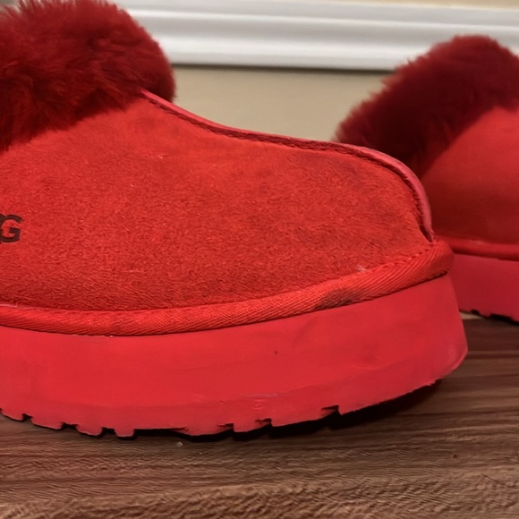 UGG Disquette Red Fluffy Slippers - Picture 14 of 16